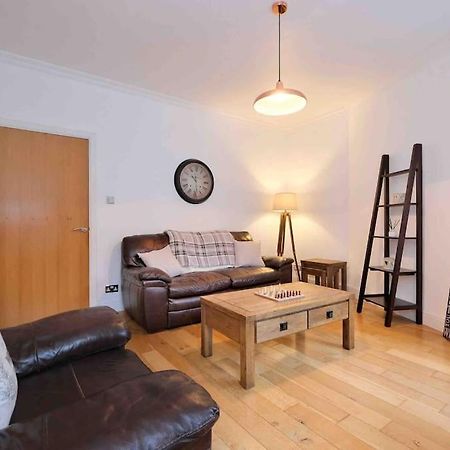 אברדין Modern & Spacious Apartment In City Centre מראה חיצוני תמונה