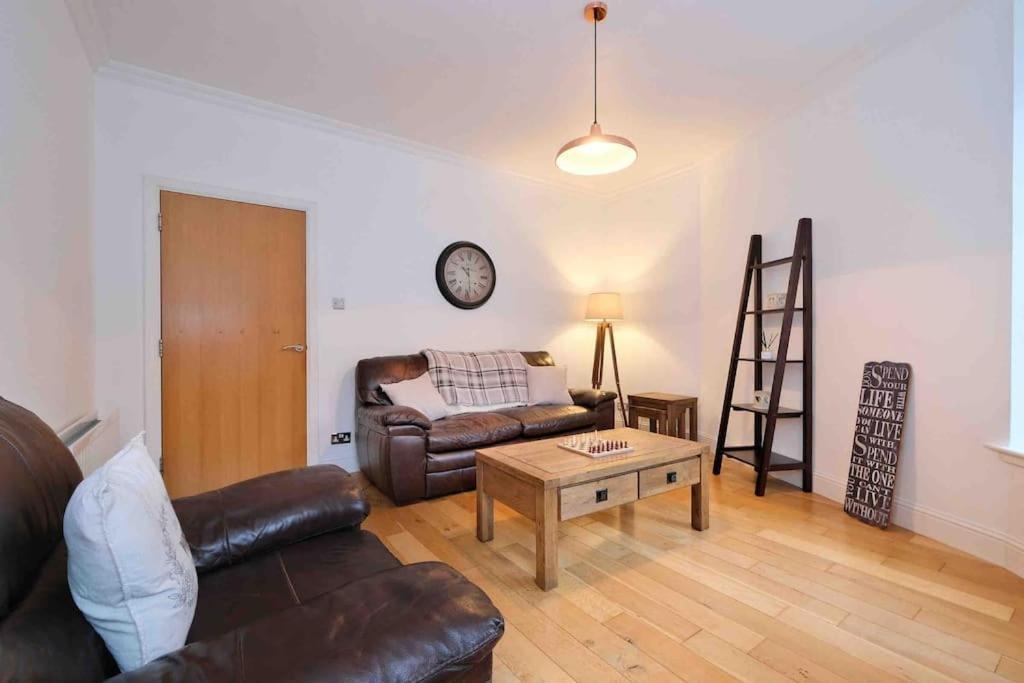 אברדין Modern & Spacious Apartment In City Centre מראה חיצוני תמונה